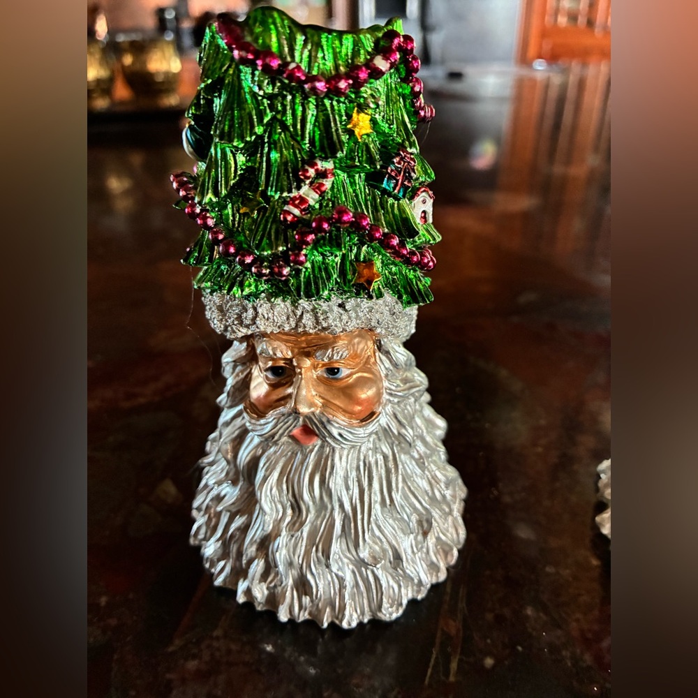 Like new Pair of Santa Claus candle holders w/Green and Red accents